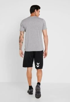 Hummel Hmlgo BermudaPantaloncini SportiviBlack Uomo Bermuda HU342E02Q-Q11 9 Hummel Hmlgo BermudaPantaloncini SportiviBlack Uomo Bermuda HU342E02Q-Q11 -Negozio Di Abbigliamento Zalando 0274c07de951417fb1050264f60ff2ae