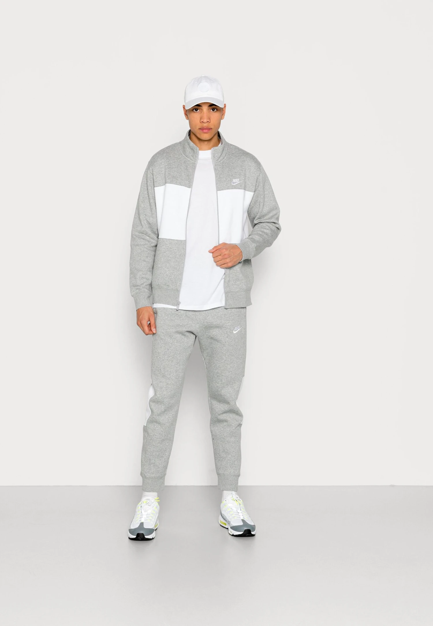 Nike Sportswear SuitFelpa Con ZipGrey Heather/White Uomo Pantaloni Sportivi E Joggers NI122T086-C11 4 Nike Sportswear SuitFelpa Con ZipGrey Heather/White Uomo Pantaloni Sportivi E Joggers NI122T086-C11 - immagine 2