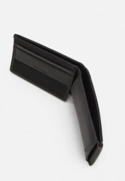 Bogner Aspen Nelio BillfoldPortafoglioBlack Uomo Portafogli E Custodie BO752F001-Q11 9 Bogner Aspen Nelio BillfoldPortafoglioBlack Uomo Portafogli E Custodie BO752F001-Q11 -Negozio Di Abbigliamento Zalando 073dd545c81e4023b3e71cb18c900850