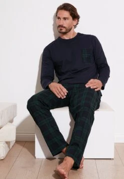 Regular Fit SetPigiamaDark Blue Uomo Per La Notte BUS82M001-K11 13 Regular Fit SetPigiamaDark Blue Uomo Per La Notte BUS82M001-K11 -Negozio Di Abbigliamento Zalando 09baeb89383a4f1690cc9058fabe8eb7