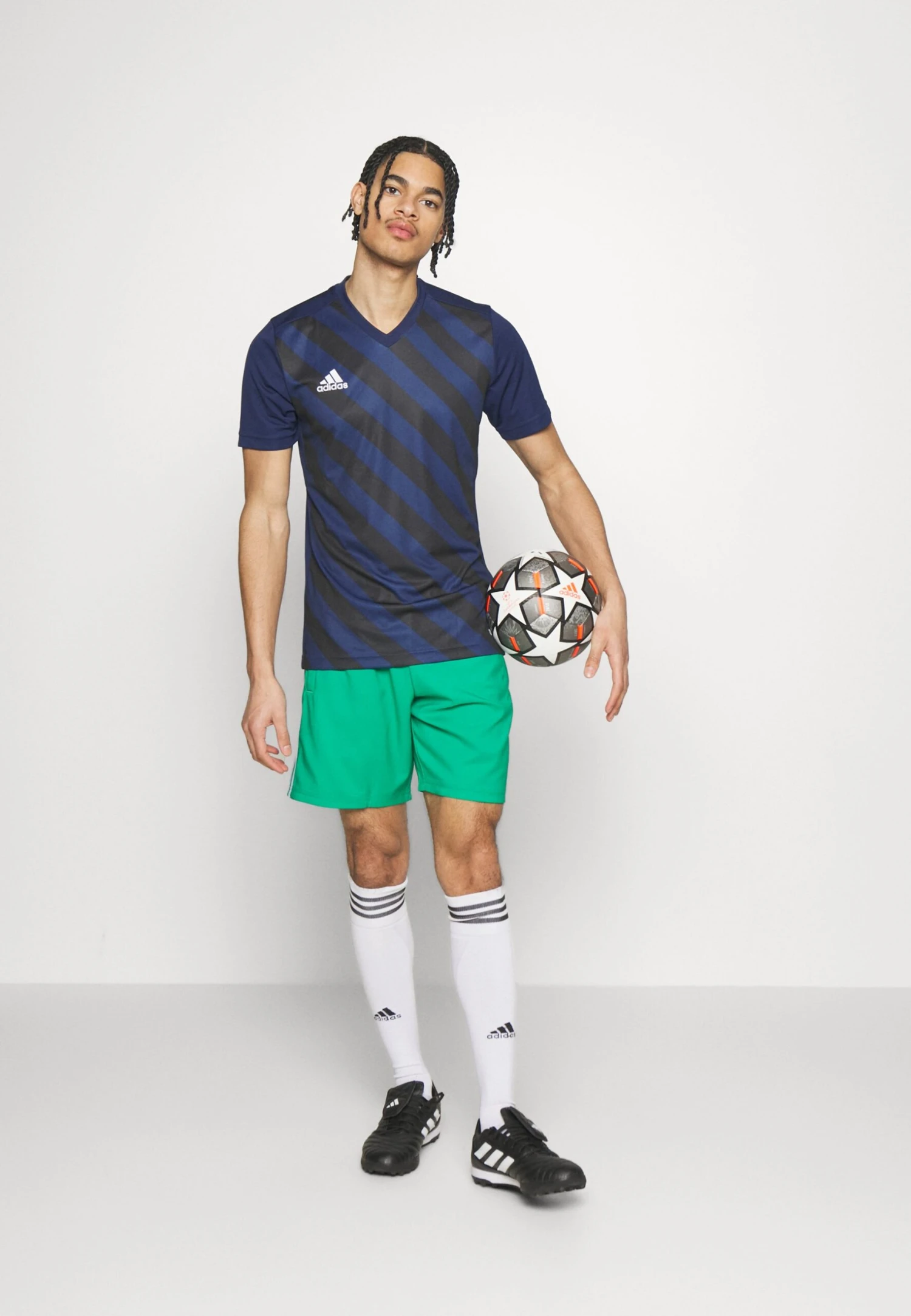 Adidas Sportswear Tiro ShortShortsCourt Green/Blue Dawn Uomo Bermuda ADQ42E00J-M11 4 Adidas Sportswear Tiro ShortShortsCourt Green/Blue Dawn Uomo Bermuda ADQ42E00J-M11 - immagine 2