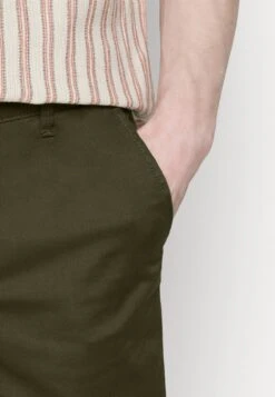 Selected Homme Slhslim JamesShortsDeep Depths Uomo Bermuda SE622F0GC-M11 11 Selected Homme Slhslim JamesShortsDeep Depths Uomo Bermuda SE622F0GC-M11 -Negozio Di Abbigliamento Zalando 10203fbf57904f639784cf96e7462969