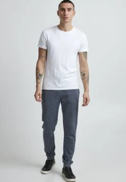 Pantaloni SportiviDress Blues Melange Uomo Pantaloni Sportivi E Joggers 11322E007-K11 9 Pantaloni SportiviDress Blues Melange Uomo Pantaloni Sportivi E Joggers 11322E007-K11 -Negozio Di Abbigliamento Zalando 1e133a828071455d92f180c41e26b91c