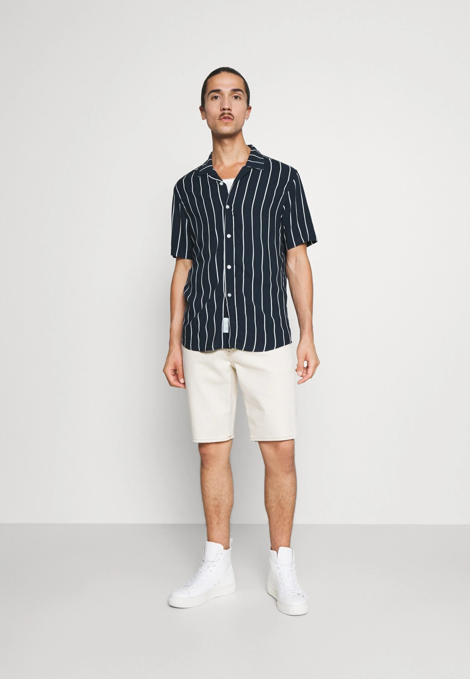 Pier One CamiciaDark Blue Uomo Camicie PI922D0BP-K11 4 Pier One CamiciaDark Blue Uomo Camicie PI922D0BP-K11 - immagine 2