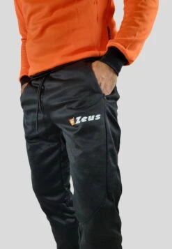 Marte SetTutaArancio/Fluo/Nero Uomo Pantaloni Sportivi E Joggers ZEX22S000-H11 10 Marte SetTutaArancio/Fluo/Nero Uomo Pantaloni Sportivi E Joggers ZEX22S000-H11 -Negozio Di Abbigliamento Zalando 21d9c876949d47428b1d3b05018171e9