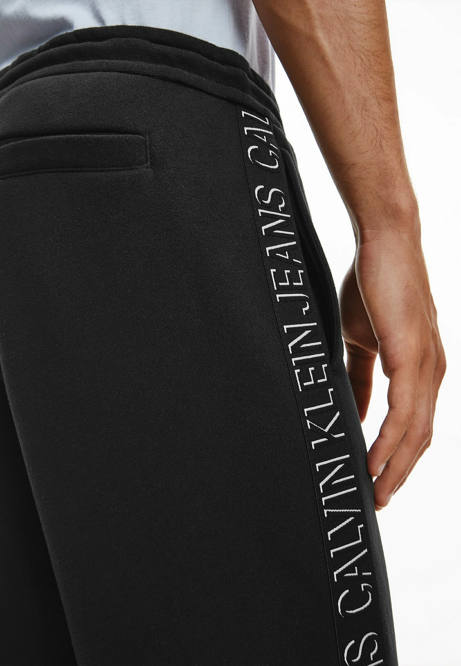 Calvin Klein Jeans Pantaloni SportiviCk Black Uomo Pantaloni Sportivi E Joggers C1822E038-Q11 5 Calvin Klein Jeans Pantaloni SportiviCk Black Uomo Pantaloni Sportivi E Joggers C1822E038-Q11 - immagine 3