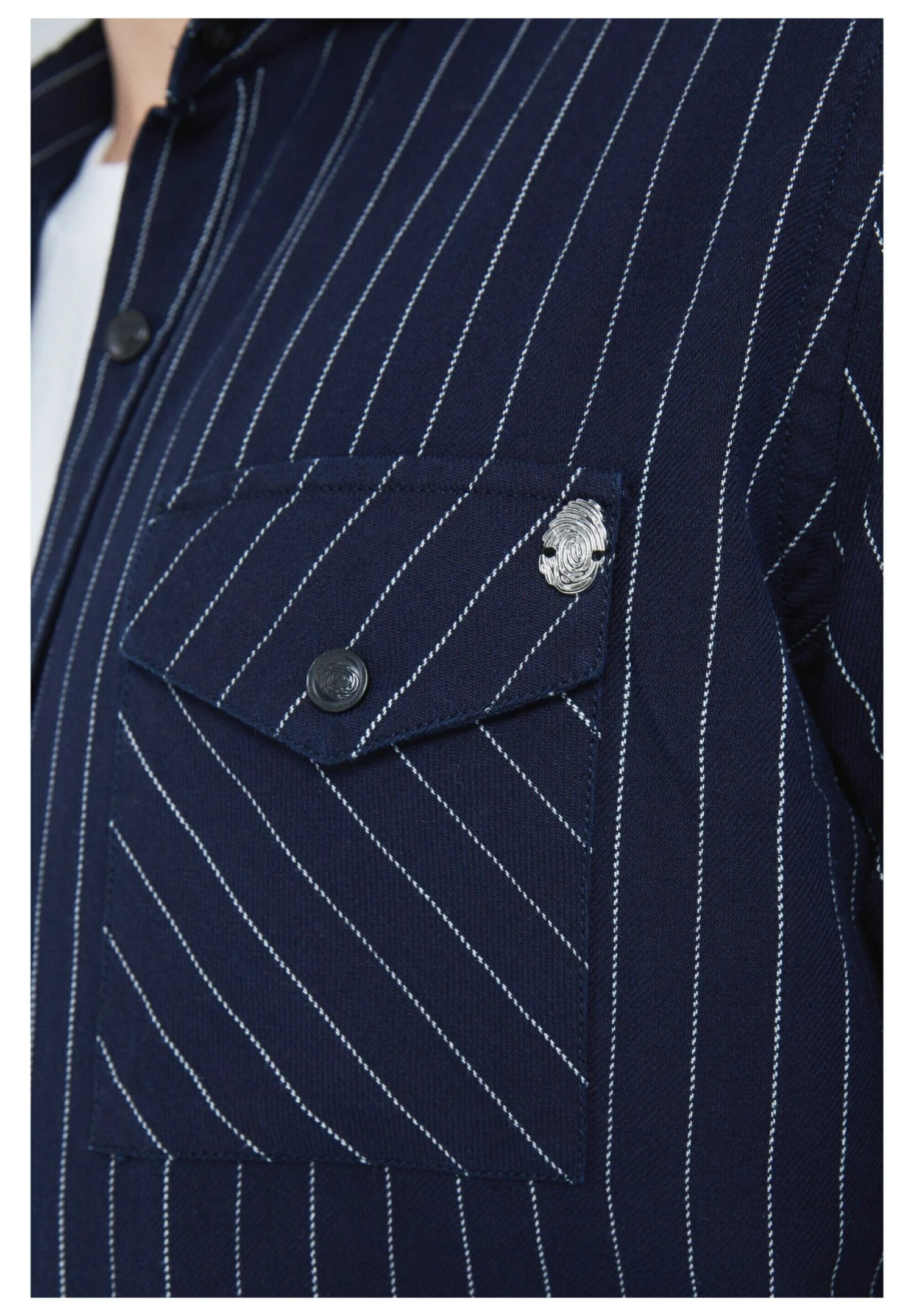 Mit StreifenmusterCamiciaDunkelblau Uomo Camicie JEI22D001-K11 7 Mit StreifenmusterCamiciaDunkelblau Uomo Camicie JEI22D001-K11 - immagine 5