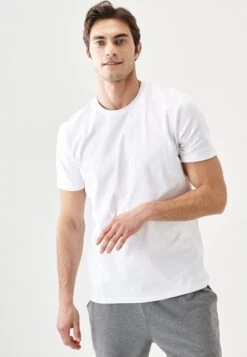 SetPigiamaMixed Uomo Per La Notte A7T82M001-T11 9 SetPigiamaMixed Uomo Per La Notte A7T82M001-T11 -Negozio Di Abbigliamento Zalando 26d71ad877554826abf7e6dbd4c786dc