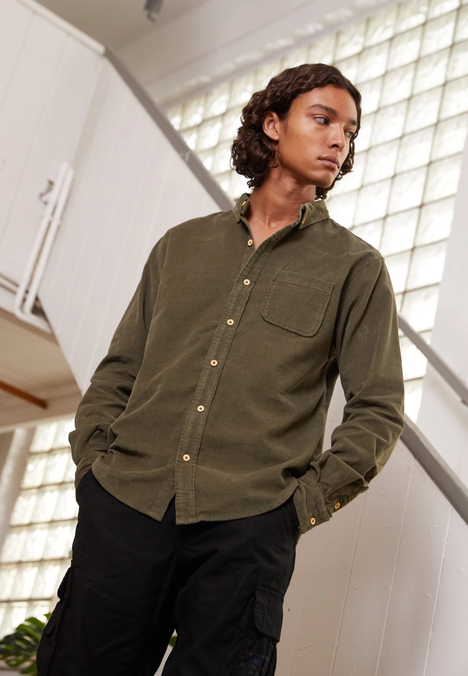 URBAN CLASSICS Corduroy Shirt - Camicia - Olive 3 URBAN CLASSICS Corduroy Shirt - Camicia - Olive