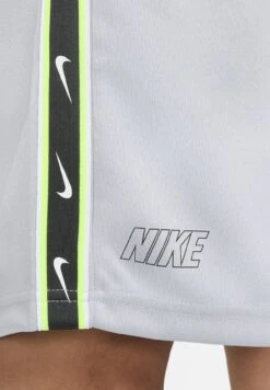 Nike Sportswear M Repeat PkPantaloni SportiviWolf Grey Volt Uomo Pantaloni Sportivi E Joggers NI122F08N-C11 16 Nike Sportswear M Repeat PkPantaloni SportiviWolf Grey Volt Uomo Pantaloni Sportivi E Joggers NI122F08N-C11 -Negozio Di Abbigliamento Zalando 2aeb90880c63457186f86eb6bec512b3