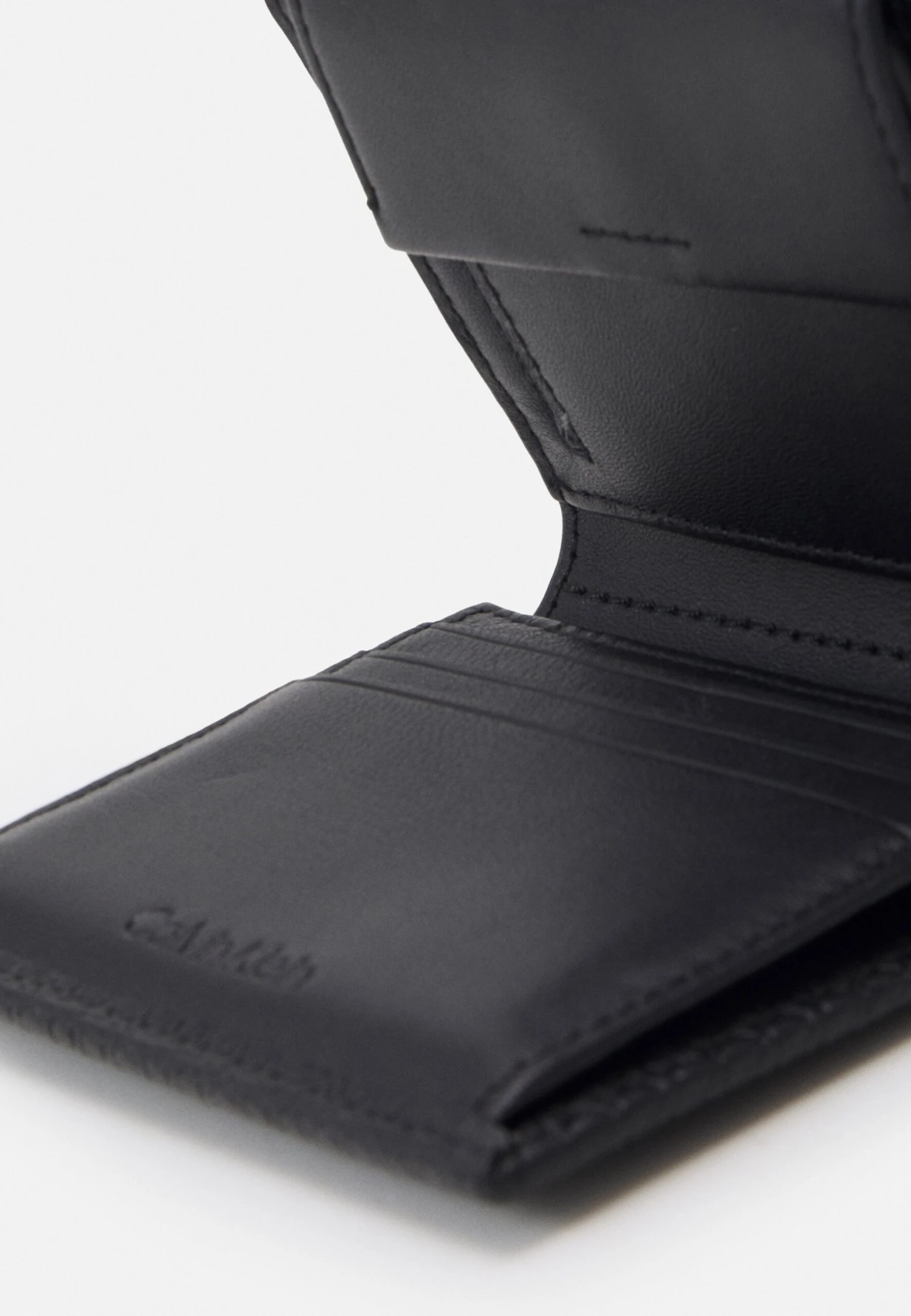 Calvin Klein Warmth Trifold Coin NanoPortafoglioBlack Uomo Portafogli E Custodie 6CA52F088-Q11 5 Calvin Klein Warmth Trifold Coin NanoPortafoglioBlack Uomo Portafogli E Custodie 6CA52F088-Q11 - immagine 3