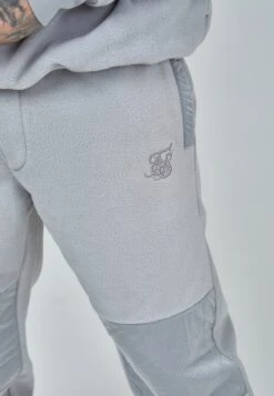 SikSilk PanelledPantaloni SportiviGrey Uomo Pantaloni Sportivi E Joggers SIF22E0FY-C11 11 SikSilk PanelledPantaloni SportiviGrey Uomo Pantaloni Sportivi E Joggers SIF22E0FY-C11 -Negozio Di Abbigliamento Zalando 2b9841a14ea14e86be4ff27e8e2e6f70