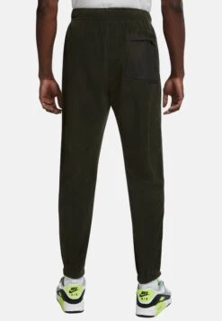 Nike Sportswear Pantaloni SportiviDark Green Uomo Pantaloni Sportivi E Joggers NI121A0LQ-M11 6 Nike Sportswear Pantaloni SportiviDark Green Uomo Pantaloni Sportivi E Joggers NI121A0LQ-M11 -Negozio Di Abbigliamento Zalando 31ead8d804bc4a6ab53d5ce29c96a09d