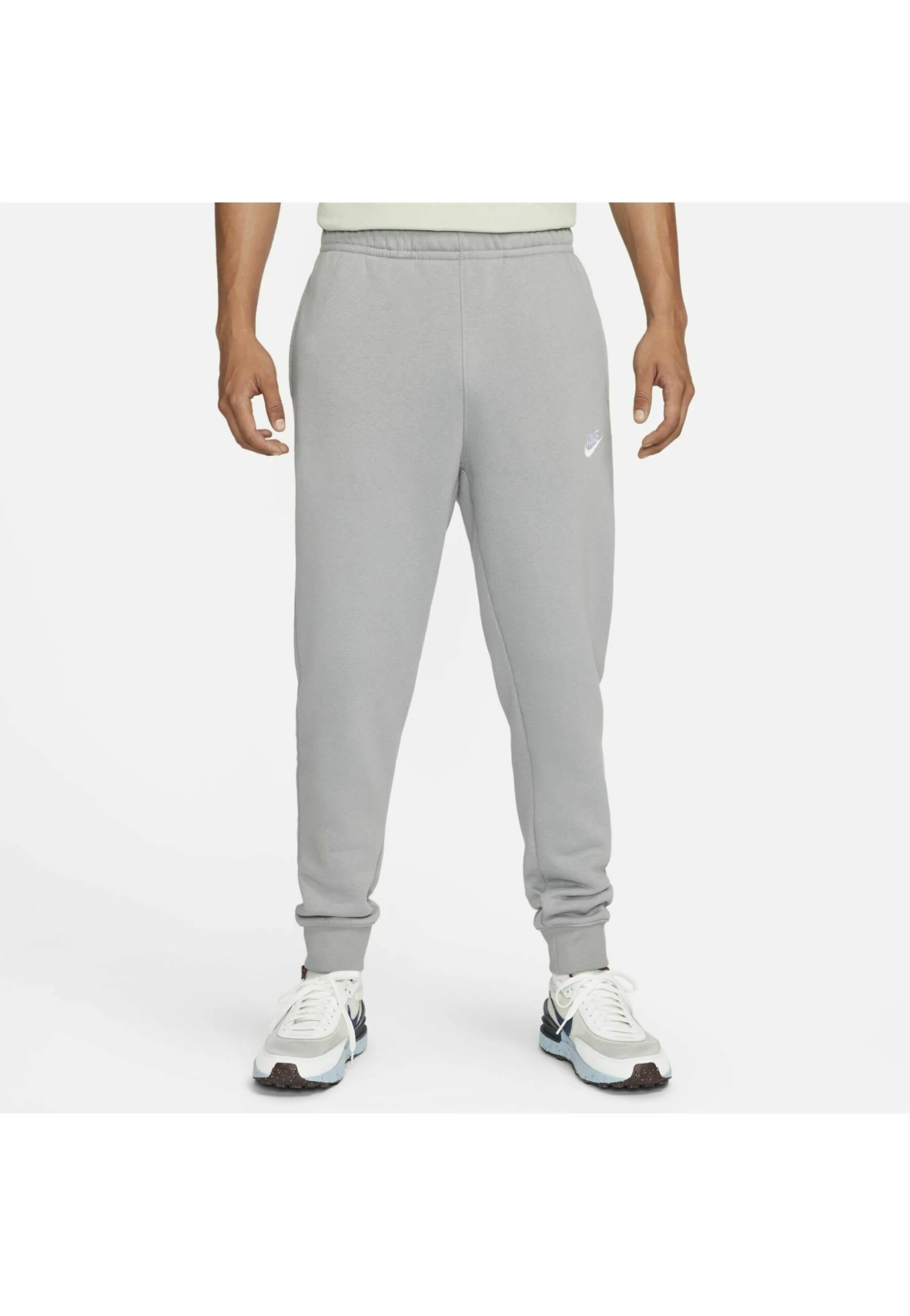 Nike Sportswear ClubPantaloni SportiviParticle Grey Particle Grey White Uomo Pantaloni Sportivi E Joggers NI122E05H-C15 3 Nike Sportswear ClubPantaloni SportiviParticle Grey Particle Grey White Uomo Pantaloni Sportivi E Joggers NI122E05H-C15