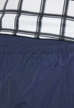 EA7 Emporio Armani Tennis Pro Suit PipingTutaNavy Blue Uomo Pantaloni Sportivi E Joggers EA742K00W-K11 18 EA7 Emporio Armani Tennis Pro Suit PipingTutaNavy Blue Uomo Pantaloni Sportivi E Joggers EA742K00W-K11 -Negozio Di Abbigliamento Zalando 32d0f0c768544e398e240d6c4a4abb52