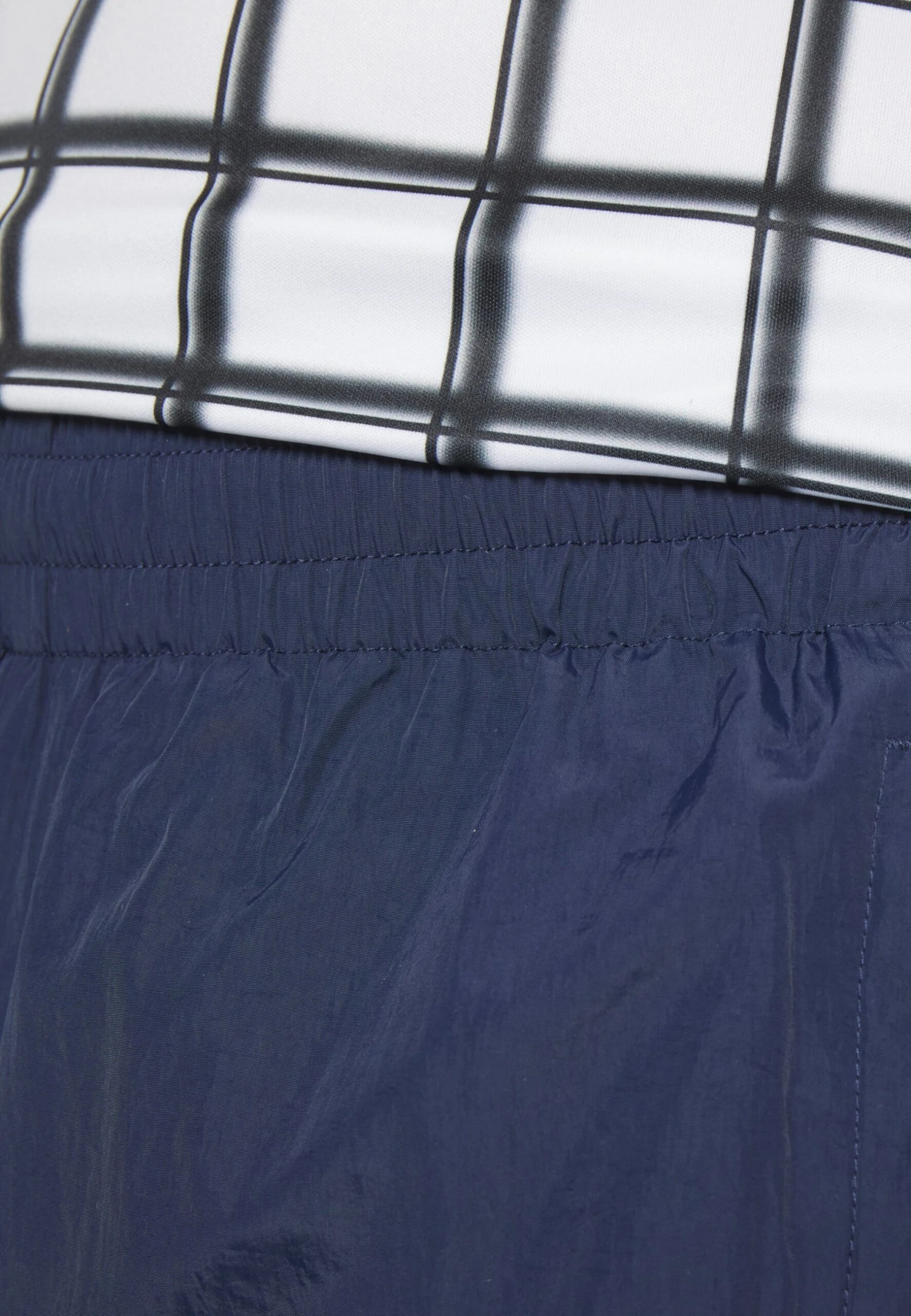 EA7 Emporio Armani Tennis Pro Suit PipingTutaNavy Blue Uomo Pantaloni Sportivi E Joggers EA742K00W-K11 7 EA7 Emporio Armani Tennis Pro Suit PipingTutaNavy Blue Uomo Pantaloni Sportivi E Joggers EA742K00W-K11 - immagine 5