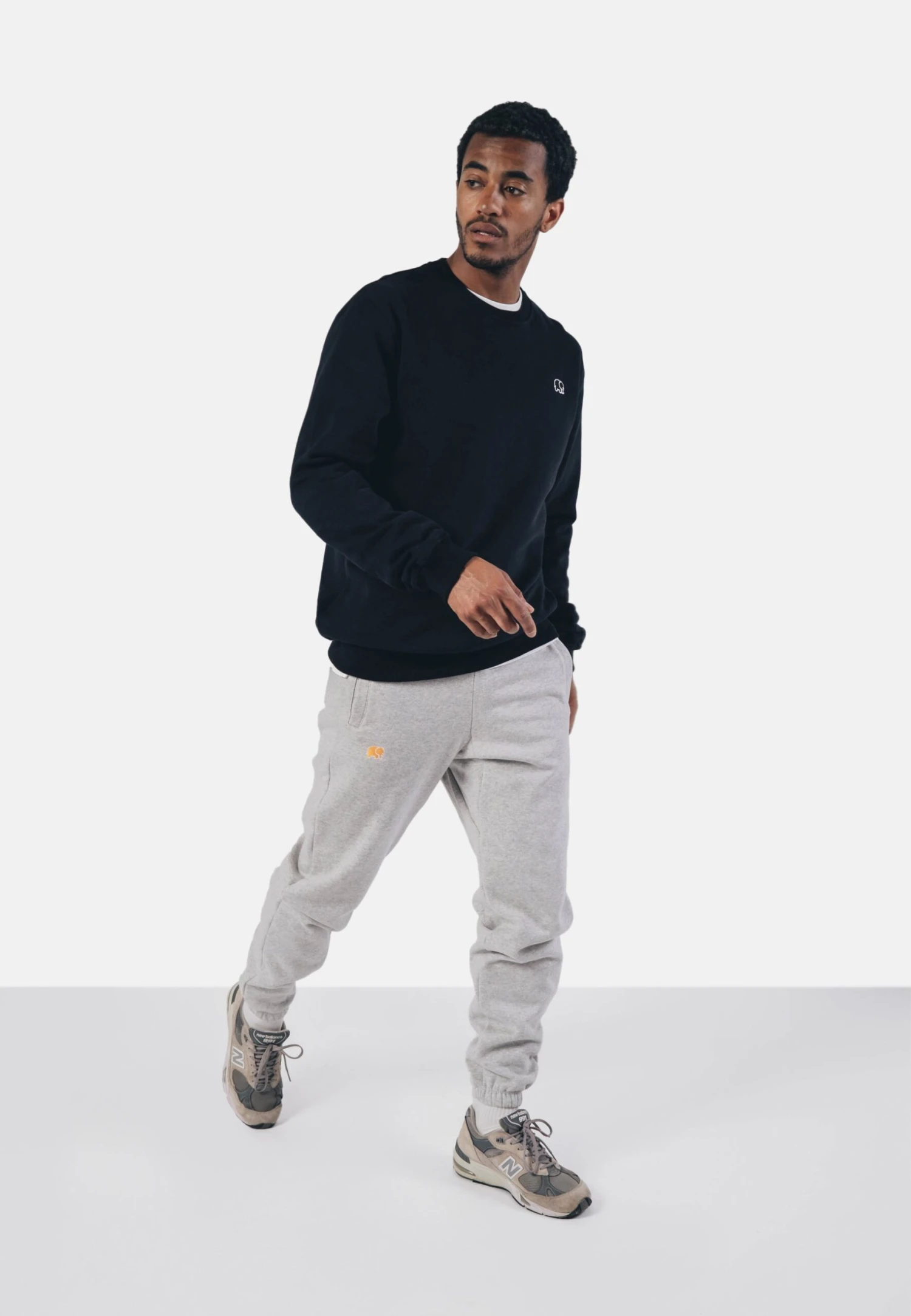 Organic EssentialPantaloni SportiviGrey Uomo Pantaloni Sportivi E Joggers T6H22E002-C11 4 Organic EssentialPantaloni SportiviGrey Uomo Pantaloni Sportivi E Joggers T6H22E002-C11 - immagine 2