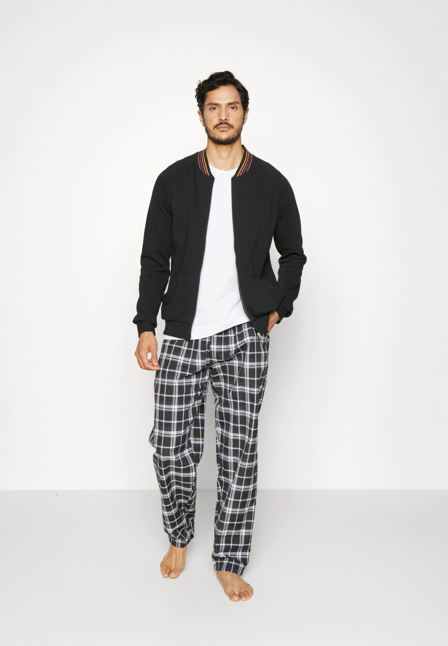 PAUL SMITH ArtistMaglia Del PigiamaBlack Uomo Per La Notte PS982N00B-Q11 4 PAUL SMITH ArtistMaglia Del PigiamaBlack Uomo Per La Notte PS982N00B-Q11 - immagine 2