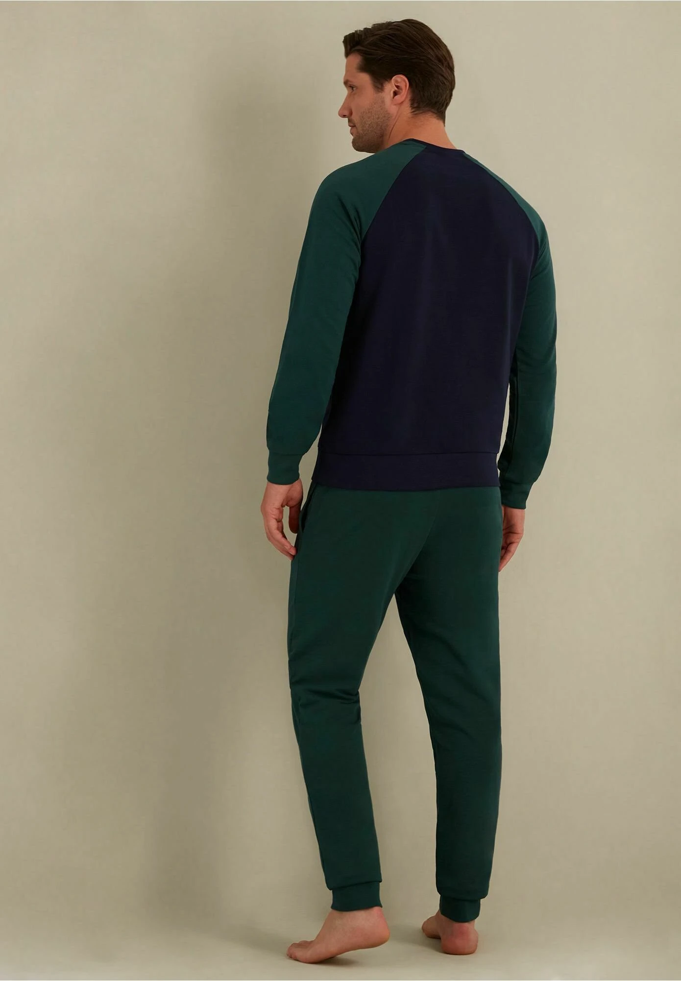 Yamamay Glamping SetPigiamaVerde Scuro Uomo Per La Notte 0YA82M00K-M11 4 Yamamay Glamping SetPigiamaVerde Scuro Uomo Per La Notte 0YA82M00K-M11 - immagine 2