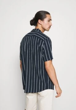 Pier One CamiciaDark Blue Uomo Camicie PI922D0BP-K11 13 Pier One CamiciaDark Blue Uomo Camicie PI922D0BP-K11 -Negozio Di Abbigliamento Zalando 3f12c913f813437db6c235e82c1f5ead