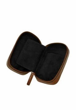 Fossil TravelPortafoglioBrown Uomo Portafogli E Custodie FS152R00D-O11 7 Fossil TravelPortafoglioBrown Uomo Portafogli E Custodie FS152R00D-O11 -Negozio Di Abbigliamento Zalando 3f3721b677e34b748a9008e9dc49ea57