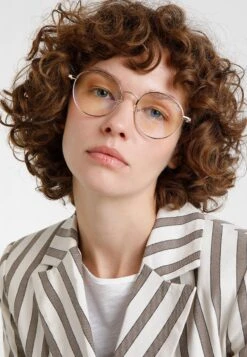 QUAY AUSTRALIA I See You Blue LightOcchiali Anti Luce BluGold-Coloured/Clear Uomo Occhiali Per Luce Blu Q0152K00F-F11 11 QUAY AUSTRALIA I See You Blue LightOcchiali Anti Luce BluGold-Coloured/Clear Uomo Occhiali Per Luce Blu Q0152K00F-F11 -Negozio Di Abbigliamento Zalando 3fc1ec639cda4130a3163943e68d37a2