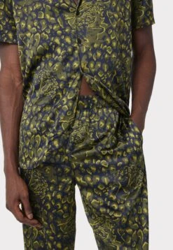 Hidden Leopard Print SetPigiamaKhaki Uomo Per La Notte CF982M030-N11 -Negozio Di Abbigliamento Zalando 435cf1b615d1415b8bb0052172e4c7e7