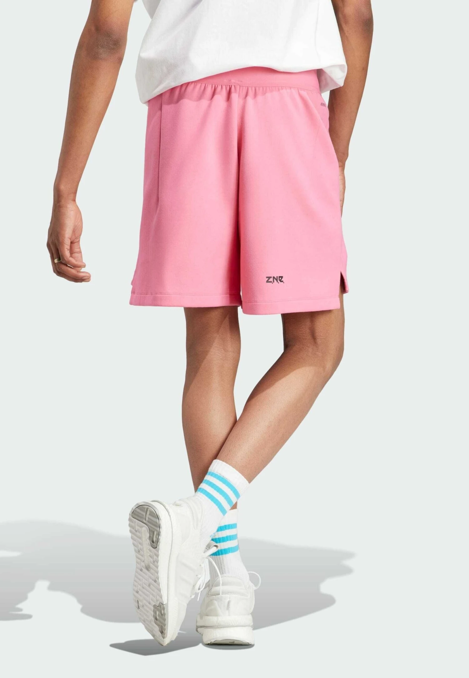 Adidas Sportswear Z N E PremiumPantaloni SportiviPink Fusion Uomo Bermuda ADQ22F00K-J11 4 Adidas Sportswear Z N E PremiumPantaloni SportiviPink Fusion Uomo Bermuda ADQ22F00K-J11 - immagine 2