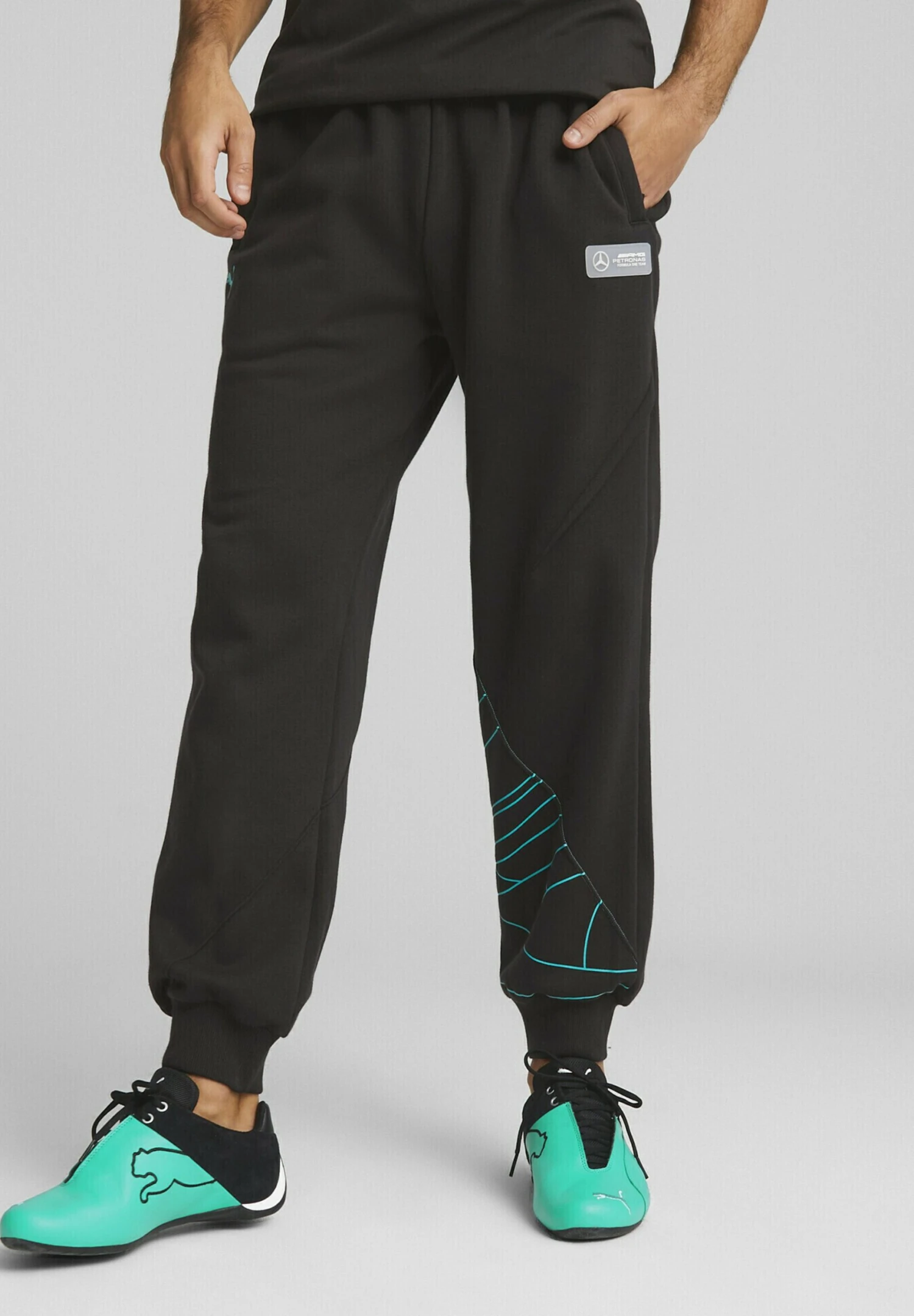 Puma Mercedes-Amg Petronas StatementPantaloni SportiviBlack Uomo Pantaloni Sportivi E Joggers PU122E0FU-Q11 3 Puma Mercedes-Amg Petronas StatementPantaloni SportiviBlack Uomo Pantaloni Sportivi E Joggers PU122E0FU-Q11