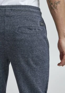 Pantaloni SportiviDress Blues Melange Uomo Pantaloni Sportivi E Joggers 11322E007-K11 12 Pantaloni SportiviDress Blues Melange Uomo Pantaloni Sportivi E Joggers 11322E007-K11 -Negozio Di Abbigliamento Zalando 49f2c74292524b72b1c9dd26077a7e79