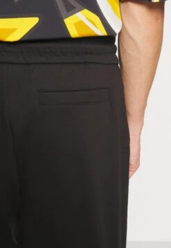 Boss Lamson ShortsBlack Uomo Bermuda BB122F0AD-Q11 -Negozio Di Abbigliamento Zalando 4d7eda183021470fb5cd00cd0a6329fc