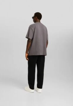 BERSHKA DartedPantaloni SportiviBlack Uomo Pantaloni Sportivi E Joggers BEJ22E0D3-Q11 10 BERSHKA DartedPantaloni SportiviBlack Uomo Pantaloni Sportivi E Joggers BEJ22E0D3-Q11 -Negozio Di Abbigliamento Zalando 50a5a93f497047dcab514c2fd29c5676