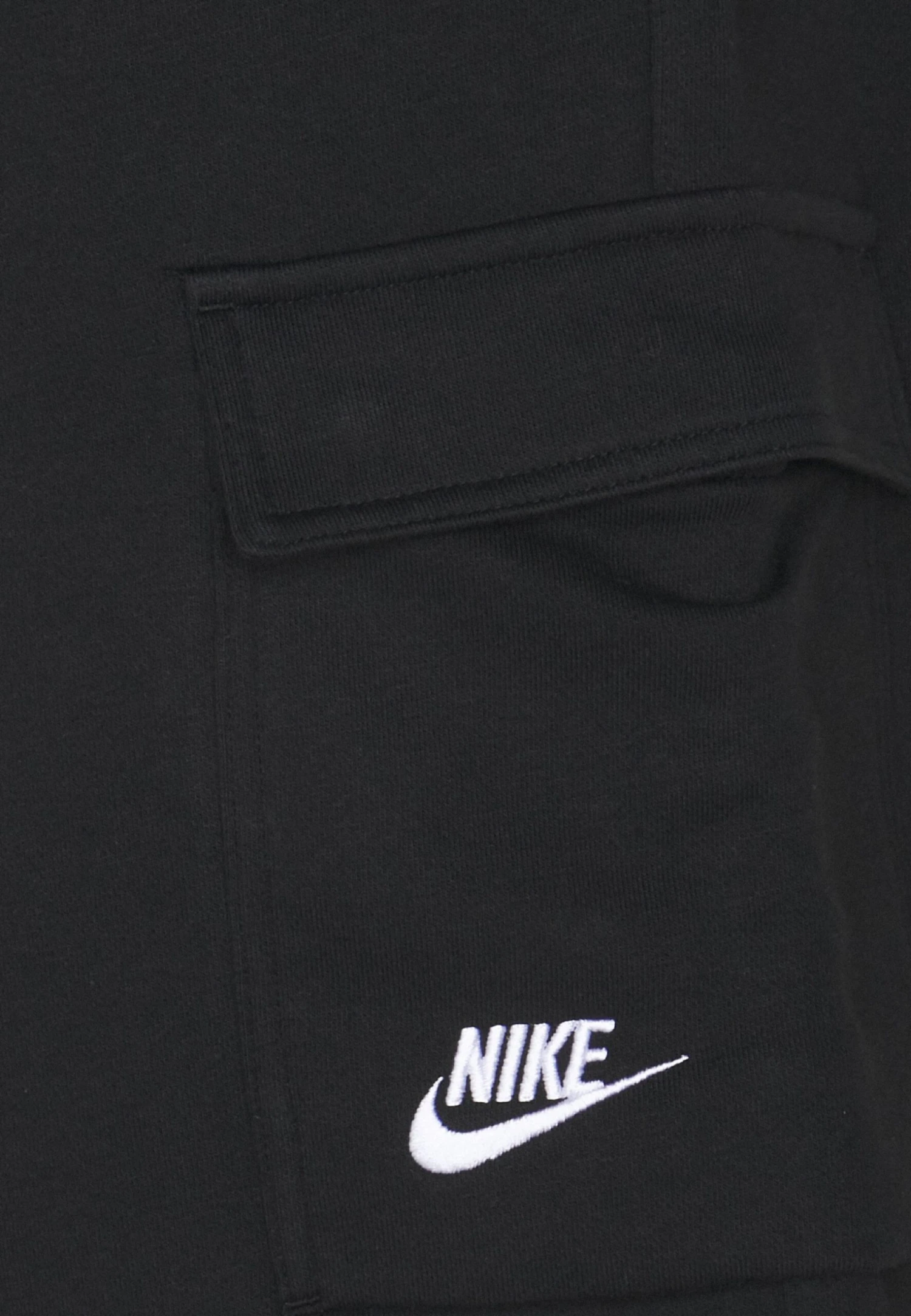 Nike Sportswear Club CargoShortsBlack/White Uomo Pantaloni Sportivi E Joggers NI122F06A-Q11 5 Nike Sportswear Club CargoShortsBlack/White Uomo Pantaloni Sportivi E Joggers NI122F06A-Q11 - immagine 3