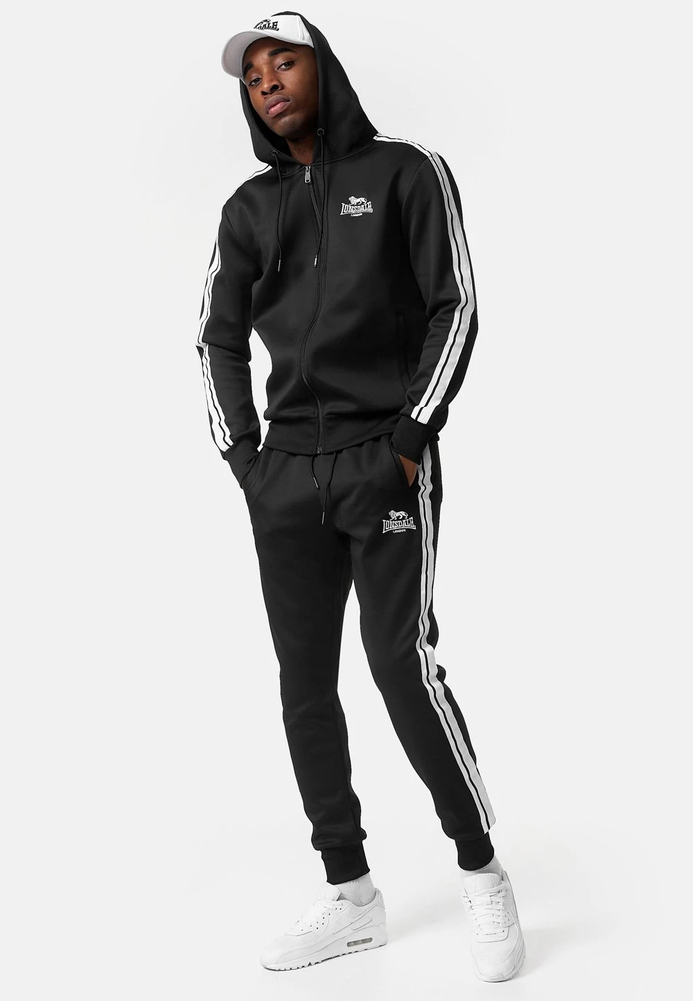 Lonsdale MitSchmale PassformFelpa Con ZipBlack White Uomo Pantaloni Sportivi E Joggers L2G22S01W-Q11 4 Lonsdale MitSchmale PassformFelpa Con ZipBlack White Uomo Pantaloni Sportivi E Joggers L2G22S01W-Q11 - immagine 2