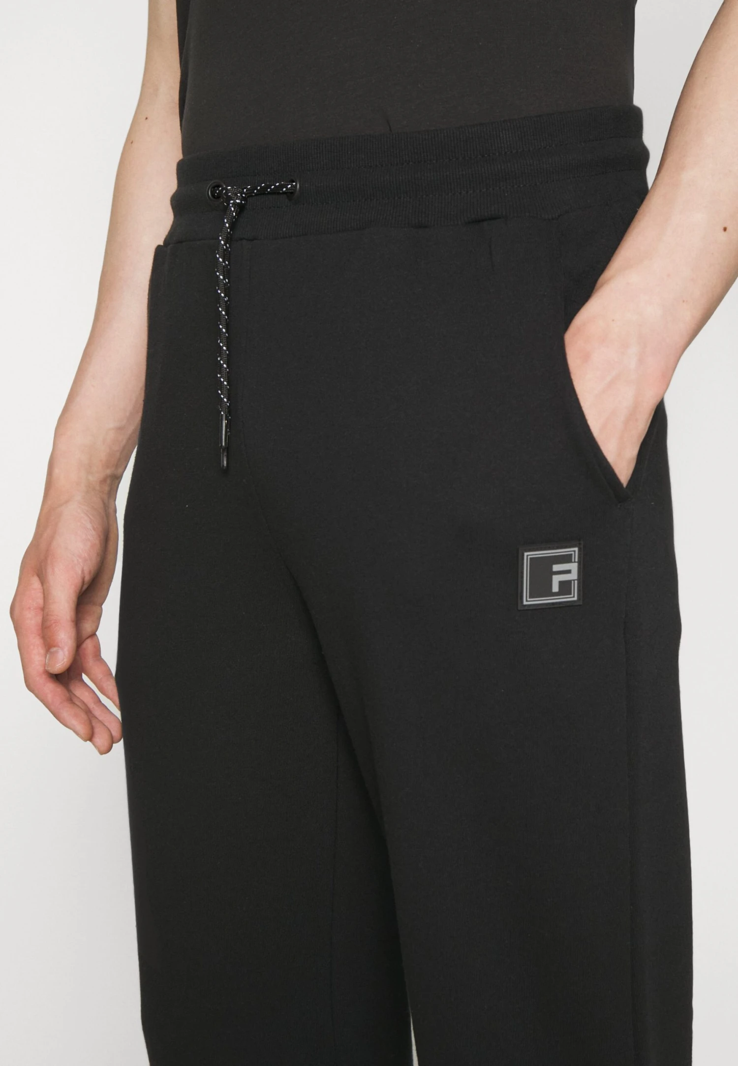 Pier One Pantaloni SportiviBlack Uomo Pantaloni Sportivi E Joggers PI922E05N-Q11 7 Pier One Pantaloni SportiviBlack Uomo Pantaloni Sportivi E Joggers PI922E05N-Q11 - immagine 5