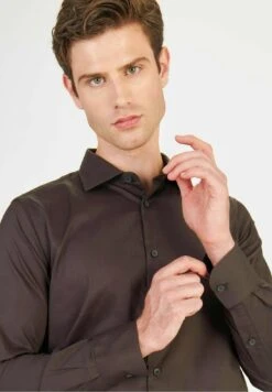 Grosgrain - Camicia - Marrone 9 Grosgrain - Camicia - Marrone -Negozio Di Abbigliamento Zalando 55f5f1f719ed46d396c252b5ae644f37