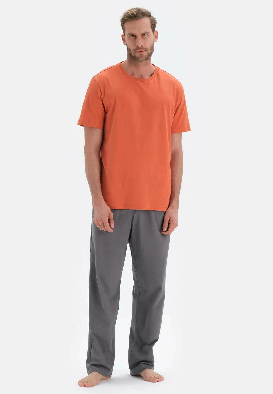 Sacred Sun SetPigiamaOrange Uomo Per La Notte D6D82M046-H11 2 Sacred Sun SetPigiamaOrange Uomo Per La Notte D6D82M046-H11