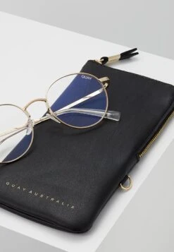 QUAY AUSTRALIA I See You Blue LightOcchiali Anti Luce BluGold-Coloured/Clear Uomo Occhiali Per Luce Blu Q0152K00F-F11 10 QUAY AUSTRALIA I See You Blue LightOcchiali Anti Luce BluGold-Coloured/Clear Uomo Occhiali Per Luce Blu Q0152K00F-F11 -Negozio Di Abbigliamento Zalando 57957db5f8644710ac9feb1178e40b7c