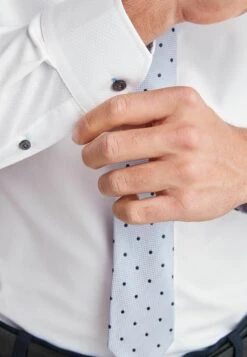 Next Set Pack Slim Fit Camicia EleganteWhite Blue Spot Uomo Camicie NX322D1NN-A11 11 Next Set Pack Slim Fit Camicia EleganteWhite Blue Spot Uomo Camicie NX322D1NN-A11 -Negozio Di Abbigliamento Zalando 6081721f1cfe4fa3bd044f85e265ebb1