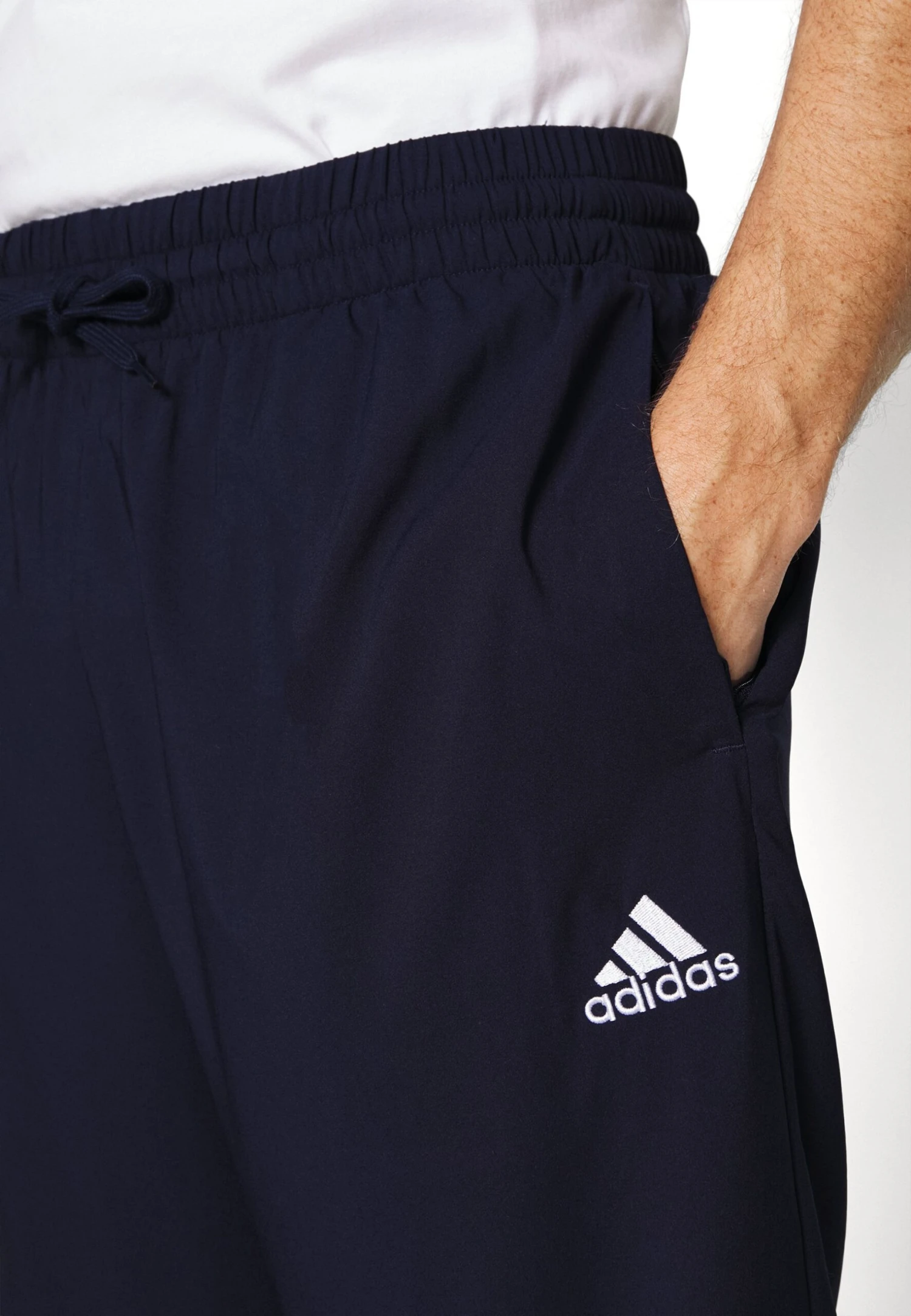 Adidas Sportswear EssentialsPantaloni SportiviLegend Ink Uomo Pantaloni Sportivi E Joggers ADQ42E00I-Q11 6 Adidas Sportswear EssentialsPantaloni SportiviLegend Ink Uomo Pantaloni Sportivi E Joggers ADQ42E00I-Q11 - immagine 4