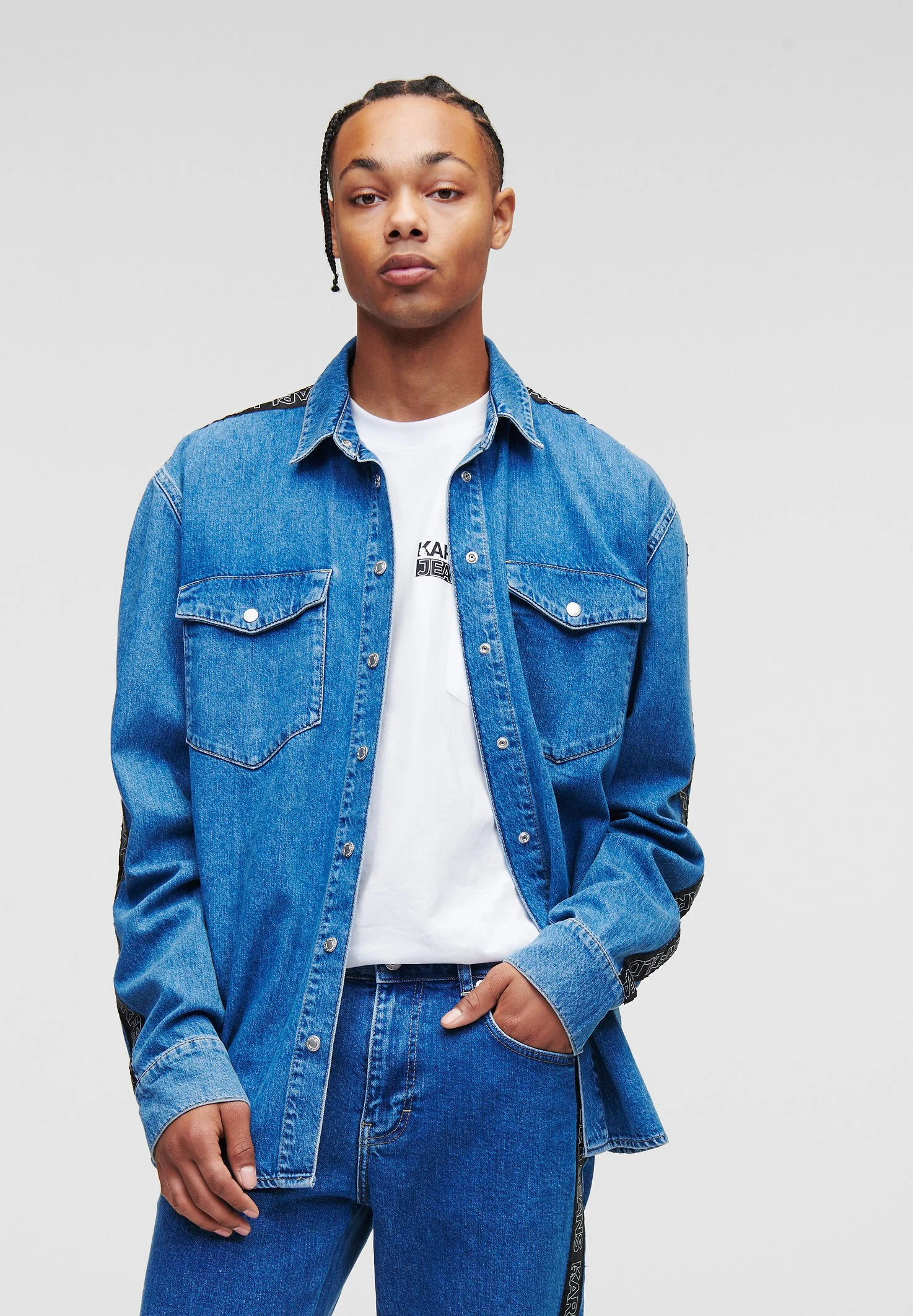 Karl Lagerfeld Jeans Klj LogoCamiciaJ Saturated Mid Blue Uomo Camicie K3W22D002-K11 3 Karl Lagerfeld Jeans Klj LogoCamiciaJ Saturated Mid Blue Uomo Camicie K3W22D002-K11