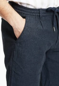 Lindbergh Blend Herringbone - Shorts - Navy 12 Lindbergh Blend Herringbone - Shorts - Navy -Negozio Di Abbigliamento Zalando 6faaab5fa1ef4662b086d58563f5c036