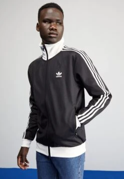 Adidas Originals Beckenbauer TtGiacca SportivaBlack/White Uomo Pantaloni Sportivi E Joggers AD122T0DC-Q11 12 Adidas Originals Beckenbauer TtGiacca SportivaBlack/White Uomo Pantaloni Sportivi E Joggers AD122T0DC-Q11 -Negozio Di Abbigliamento Zalando 743a4e9936c1440fad3230d130199609