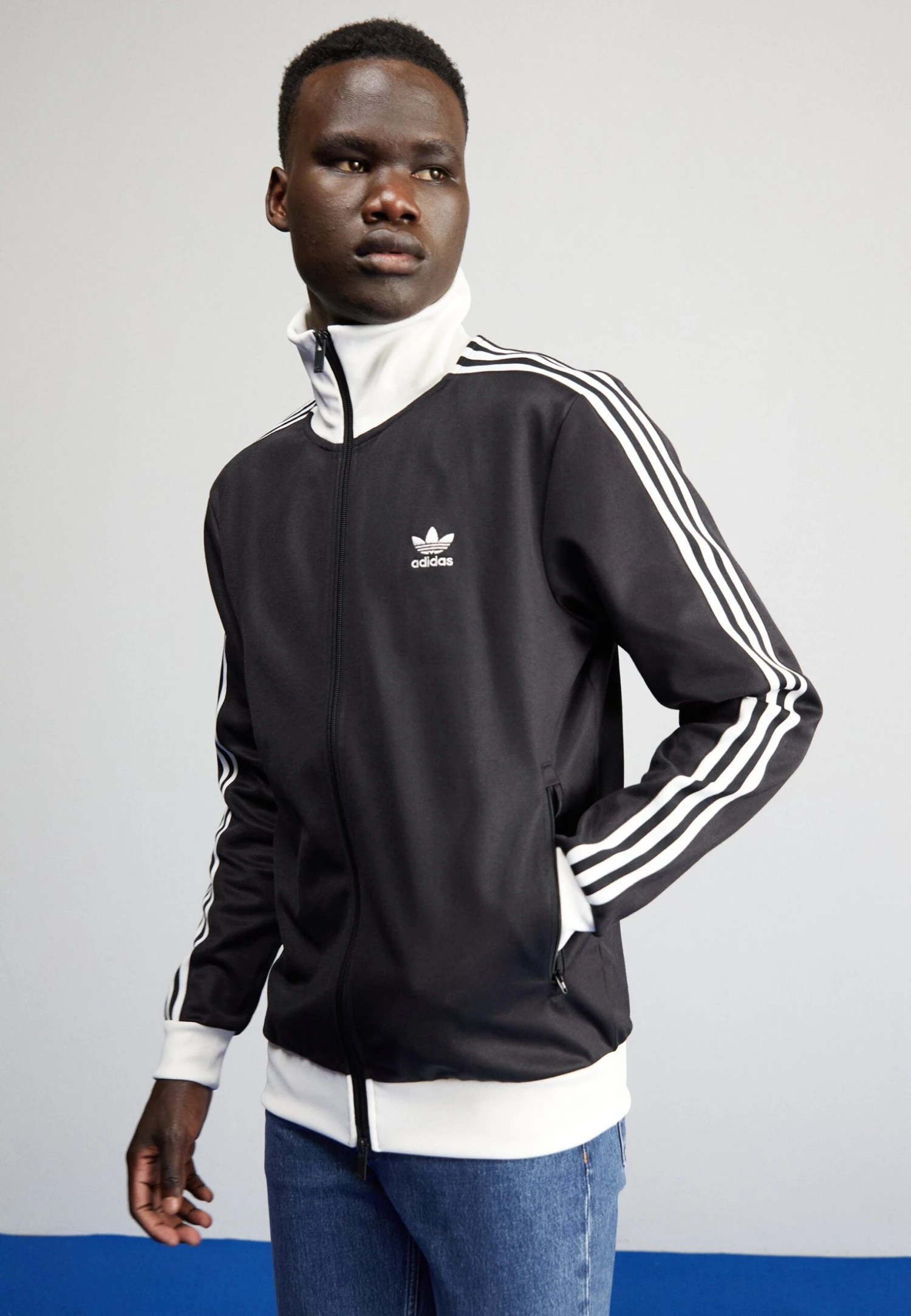 Adidas Originals Beckenbauer TtGiacca SportivaBlack/White Uomo Pantaloni Sportivi E Joggers AD122T0DC-Q11 6 Adidas Originals Beckenbauer TtGiacca SportivaBlack/White Uomo Pantaloni Sportivi E Joggers AD122T0DC-Q11 - immagine 4