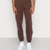 Adidas Originals PantPantaloni SportiviAuburn Uomo Pantaloni Sportivi E Joggers AD122E0BK-O11 2 Adidas Originals PantPantaloni SportiviAuburn Uomo Pantaloni Sportivi E Joggers AD122E0BK-O11 -Negozio Di Abbigliamento Zalando 74fcfba26e884c2caf25921e619ff692