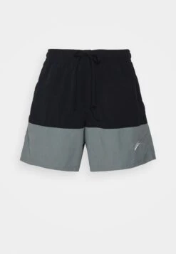 Nike Sportswear M Club Wvn CbPantaloni SportiviBlack/Smoke Grey/White Uomo Pantaloni Sportivi E Joggers NI122F090-Q11 14 Nike Sportswear M Club Wvn CbPantaloni SportiviBlack/Smoke Grey/White Uomo Pantaloni Sportivi E Joggers NI122F090-Q11 -Negozio Di Abbigliamento Zalando 7c8f1ba5956741d49fa488569f1091b5