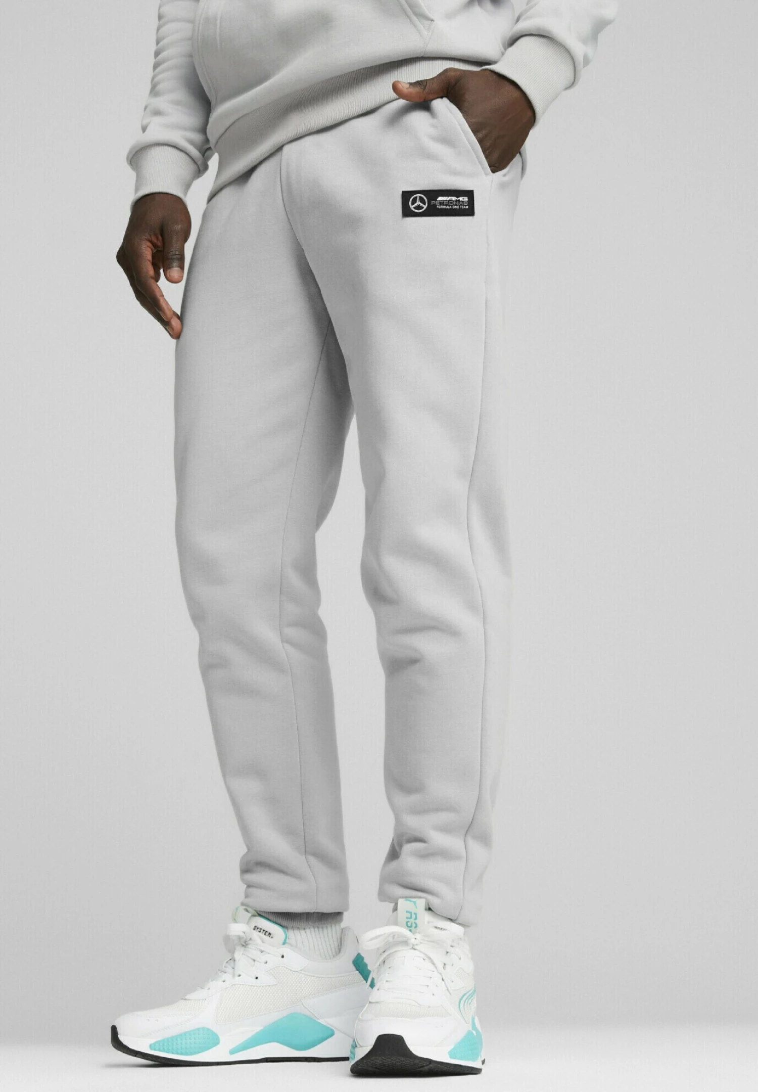 Puma Mercedes-Amg Petronas Motorsport JoggingPantaloni Sportivi Team Silver Uomo Pantaloni Sportivi E Joggers PU122E0FH-C11 3 Puma Mercedes-Amg Petronas Motorsport JoggingPantaloni Sportivi Team Silver Uomo Pantaloni Sportivi E Joggers PU122E0FH-C11