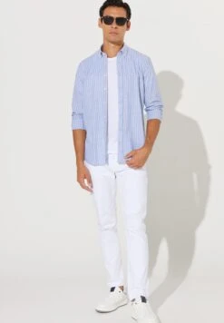 CamiciaWhite Blue Uomo Camicie A7T22D09G-A11 9 CamiciaWhite Blue Uomo Camicie A7T22D09G-A11 -Negozio Di Abbigliamento Zalando 8056caf5976e46d49fcbd573ca758616
