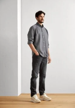 Minimum Waynes CamiciaGrey Melange Uomo Camicie MI422D0AV-C11 10 Minimum Waynes CamiciaGrey Melange Uomo Camicie MI422D0AV-C11 -Negozio Di Abbigliamento Zalando 83497092a69944af9061924165bbe6c3