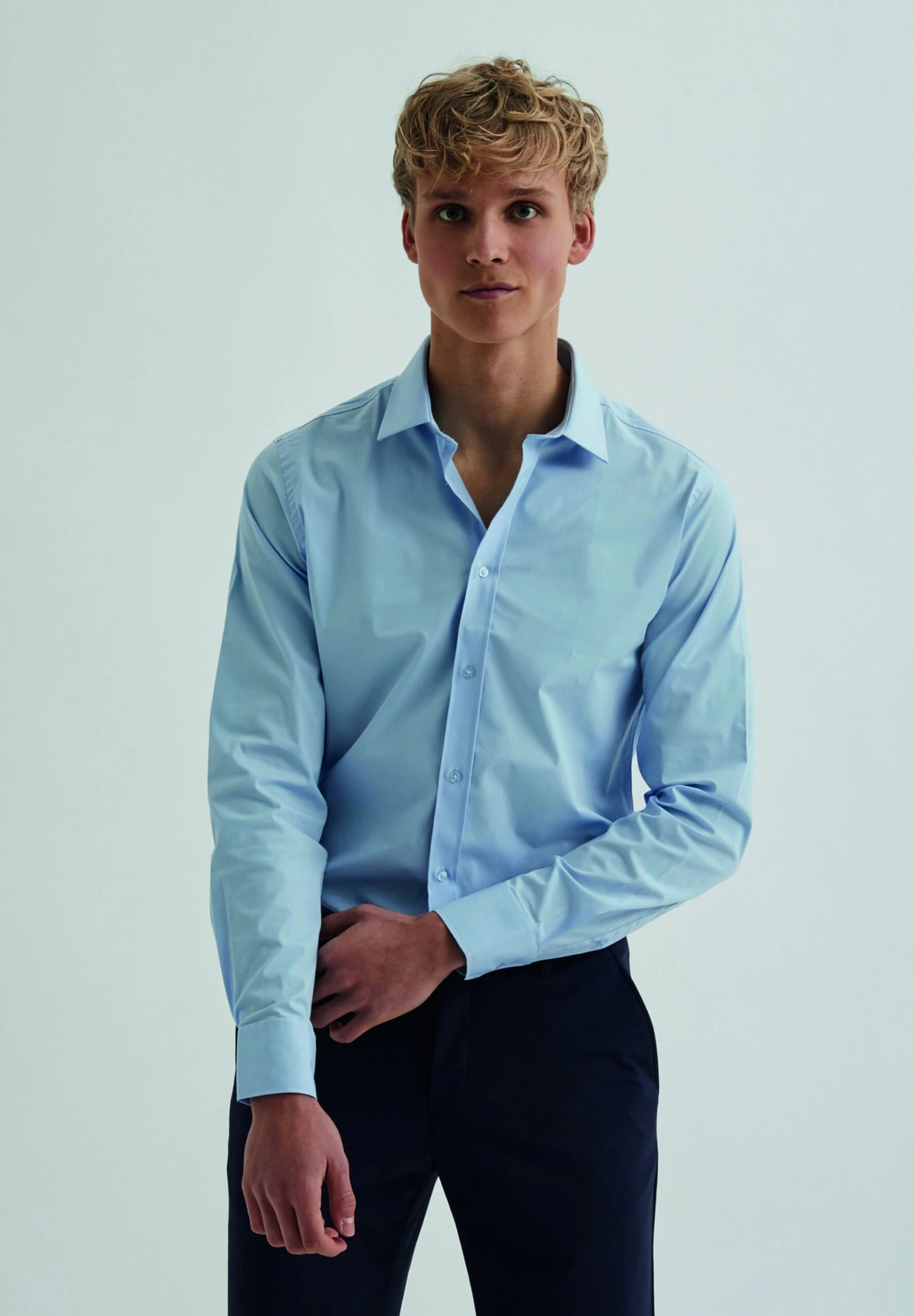 Bertoni GustavCamicia EleganteLittle Boy Blue Uomo Camicie B0122D01U-K11 4 Bertoni GustavCamicia EleganteLittle Boy Blue Uomo Camicie B0122D01U-K11 - immagine 2